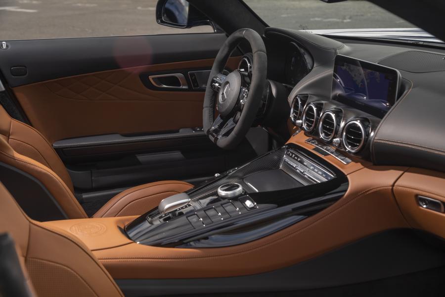 Интерьер Mercedes-AMG GT R Roadster (R190) 2020 года  (NA) (фото 30 из 75)